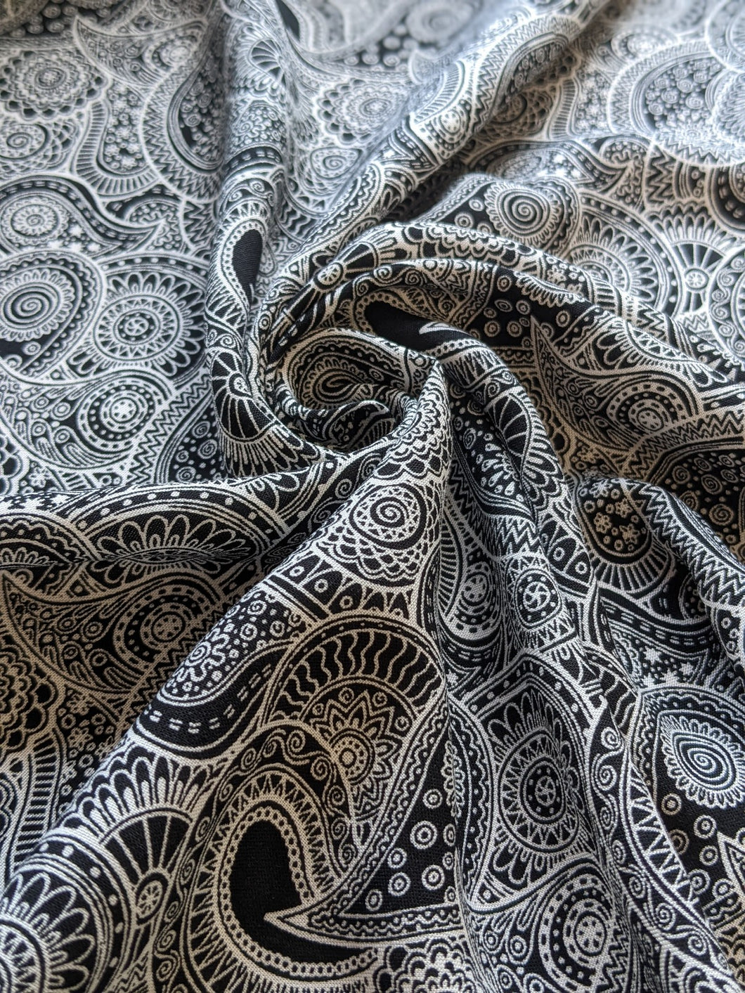 Fabric Remnant - black paisley viscose - 90cms