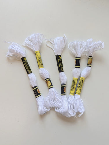 Embroidery thread x 5 white