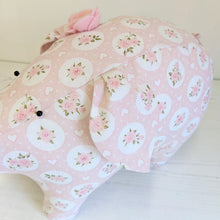 Load image into Gallery viewer, Rosey Posey Pig Pattern